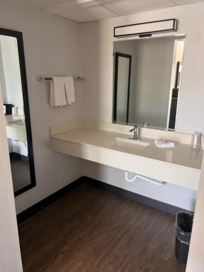 Dublin Inn And Suites Eksteriør bilde